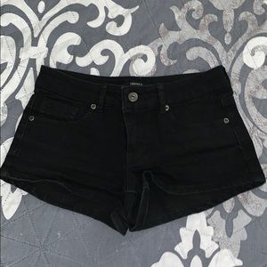 Low-waisted shorts